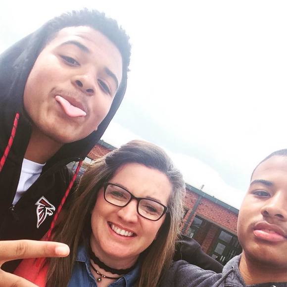 Meet your Posher, Tabitha - Picture 1 of 1